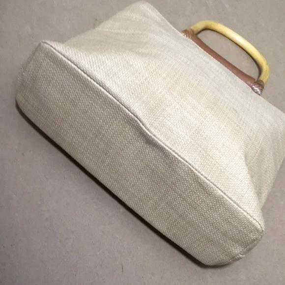 Embroidered Floral Raffia Handbag - Picture 6 of 11